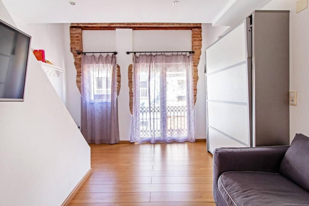 Apartamento Con Terraza Privada Cerca De La Playa Valencia Exterior photo
